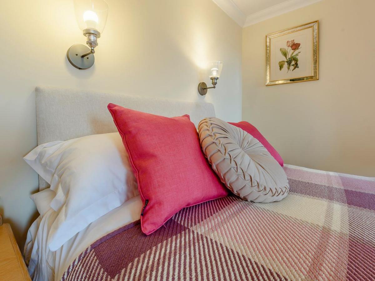 Pixie Grove Villa Penally ภายนอก รูปภาพ